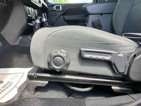 Certified 2024 Jeep Wrangler Unlimited Sport AWD/4WD image 17