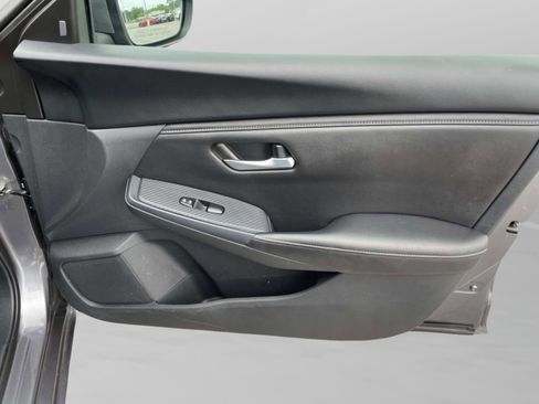 Used 2024 Nissan Sentra SV FWD image 18