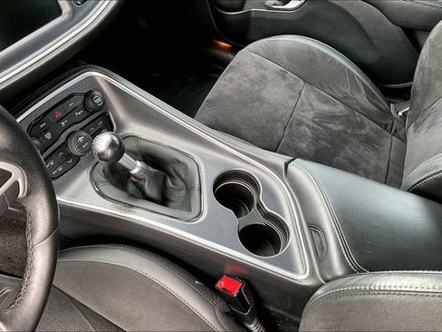 Used 2016 Dodge Challenger R/T Scat Pack RWD image 18