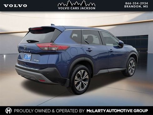 Used 2023 Nissan Rogue SV image 4