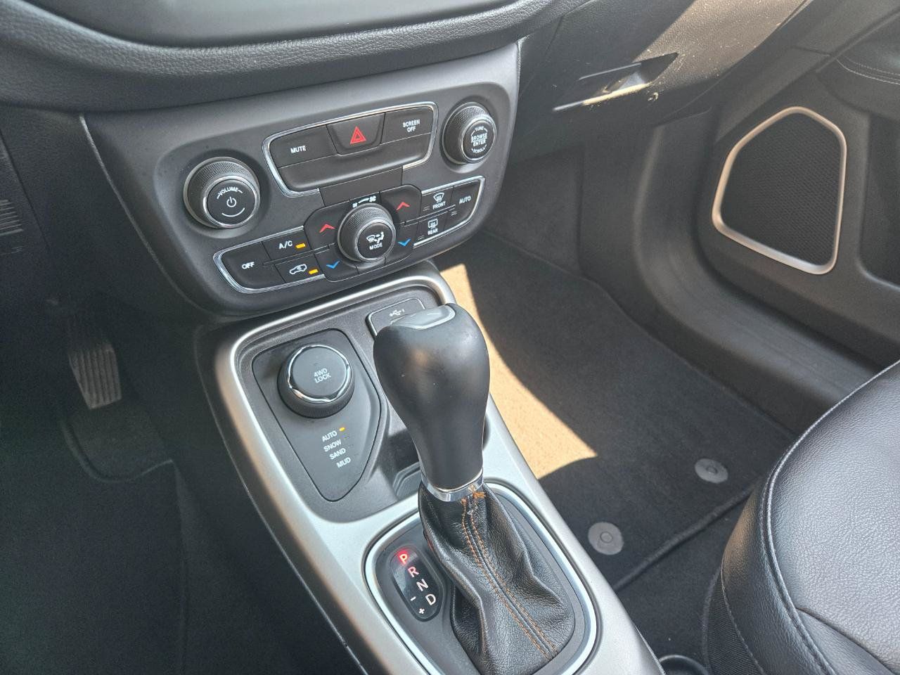 Used 2019 Jeep Compass Latitude AWD/4WD image 15