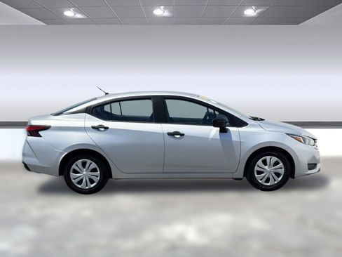 Used 2024 Nissan Versa S FWD image 7