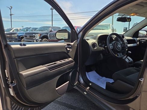 Used 2017 Jeep Compass Sport w/ Power Value Group image 7