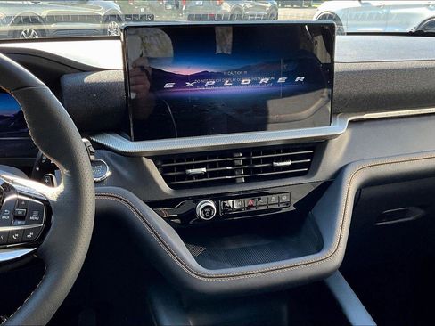 New 2026 Ford Explorer Tremor w/ Tremor Convenience Package image 7