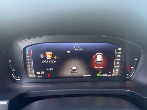 Certified 2025 Honda Pilot Black Edition image 16