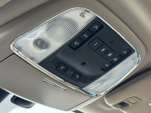 Used 2018 Jeep Grand Cherokee Overland AWD/4WD image 24