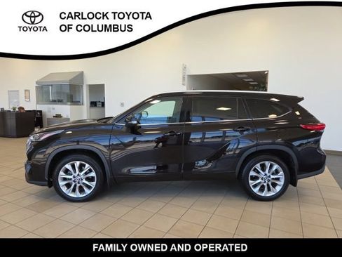 Used 2022 Toyota Highlander Limited AWD/4WD image 3