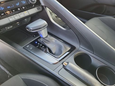 Used 2025 Hyundai Elantra Sport image 20