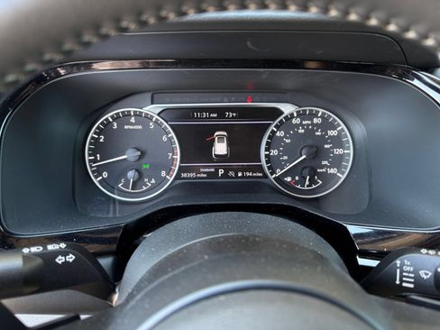 Used 2025 Nissan Pathfinder SV FWD image 38