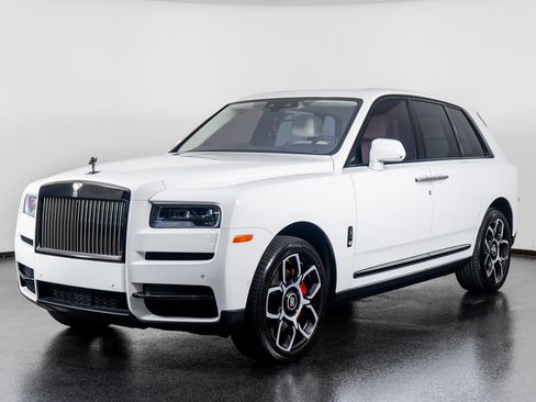 Used 2023 Rolls-Royce Cullinan Black Badge image 19