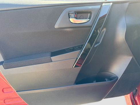 Used 2017 Toyota Corolla iM image 19