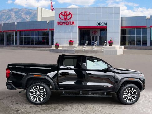 Used 2023 GMC Canyon AT4 w/ AT4 Premium Package AWD/4WD image 3