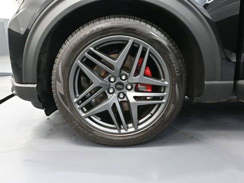 Used 2025 Ford Explorer ST image 16