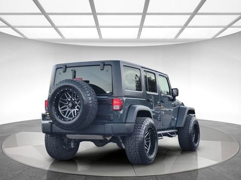 Used 2017 Jeep Wrangler Unlimited Rubicon image 5