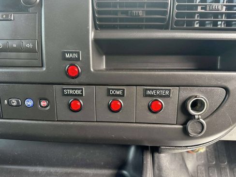 Used 2014 Chevrolet Express 2500 image 26