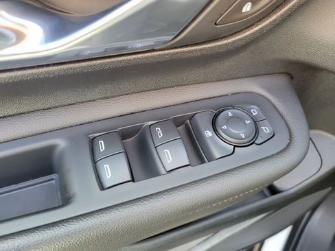 Used 2021 GMC Terrain SLE image 24