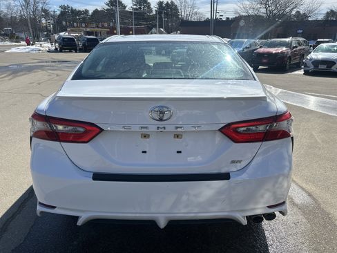 Used 2018 Toyota Camry SE w/ Moonroof Package image 6