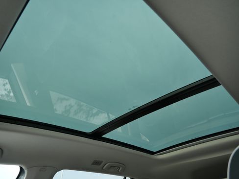 Certified 2024 Volkswagen Atlas SEL Premium R-Line image 34