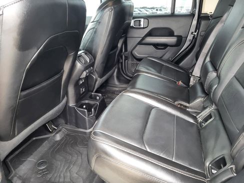 Used 2020 Jeep Gladiator Overland image 13