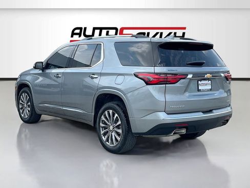 Used 2023 Chevrolet Traverse Premier FWD image 5