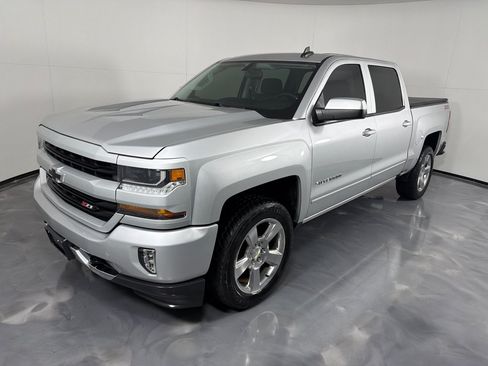 Used 2018 Chevrolet Silverado 1500 LT w/ All Star Edition AWD/4WD image 6