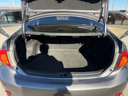 Used 2010 Toyota Corolla LE image 18