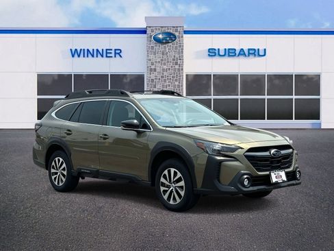 Used 2025 Subaru Outback Premium AWD/4WD image 9