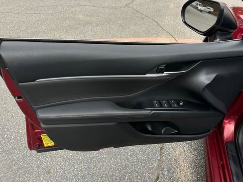 Used 2018 Toyota Camry XSE image 13