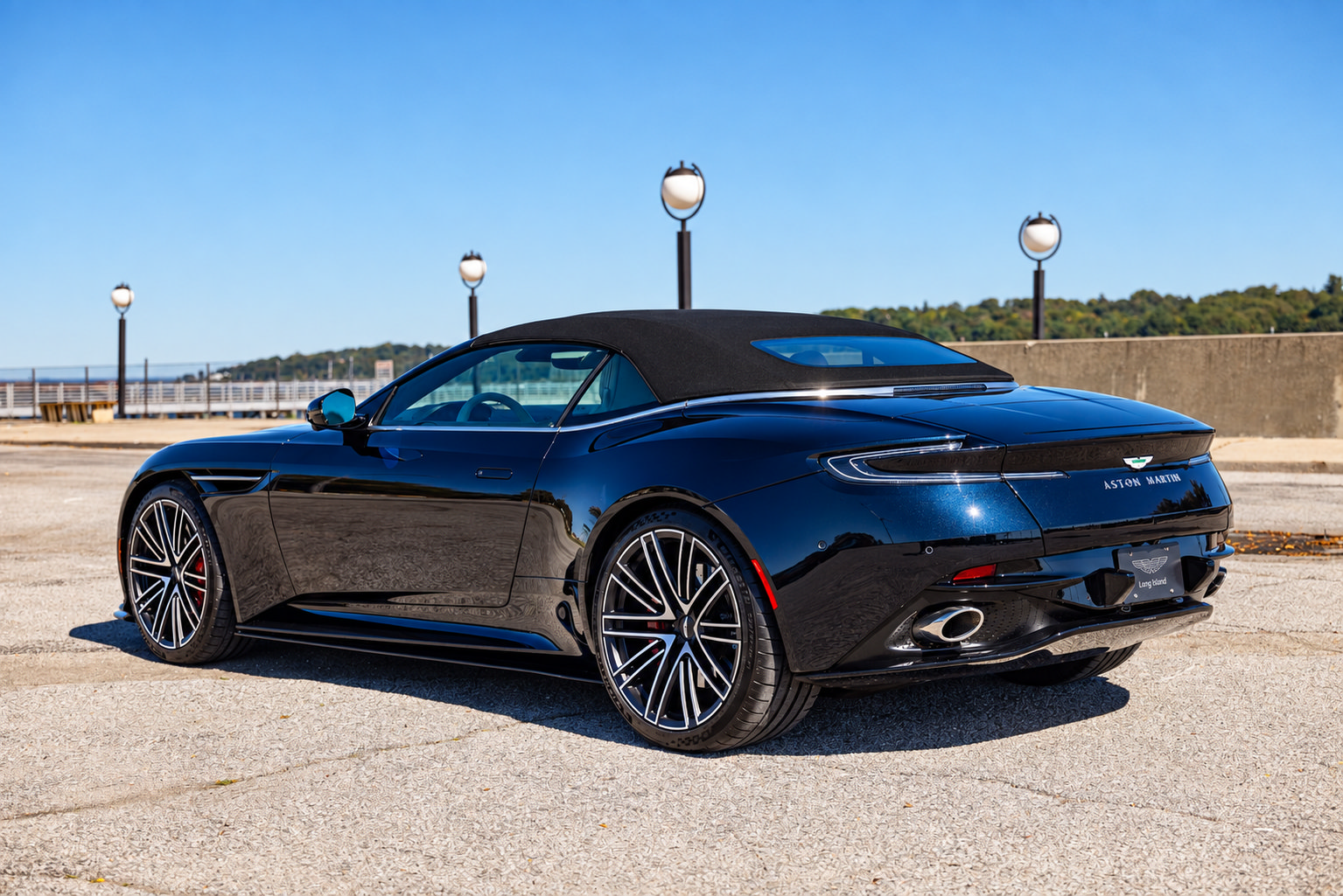 Used 2024 Aston Martin DB12 Convertible RWD image 43