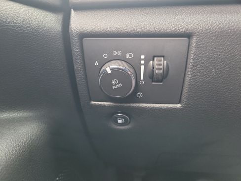 Used 2015 Jeep Grand Cherokee Altitude AWD/4WD image 27