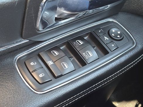 Used 2016 RAM 1500 Laramie image 22