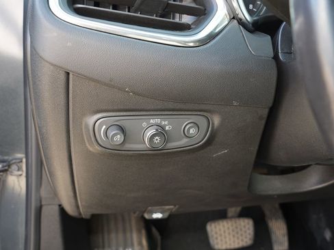 Used 2020 Chevrolet Equinox LT AWD/4WD image 17