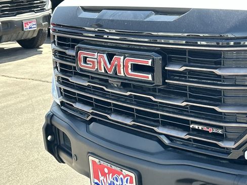 Used 2023 GMC Sierra 1500 AT4X AWD/4WD image 31