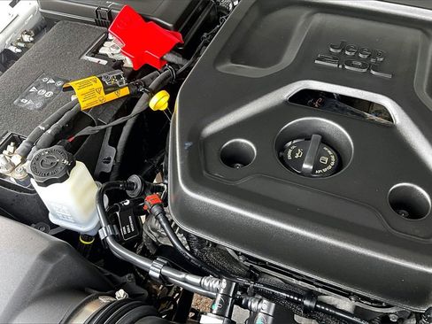 Used 2024 Jeep Wrangler Sport S image 28