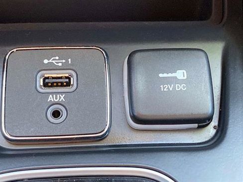 Used 2023 Jeep Cherokee Altitude Lux image 27