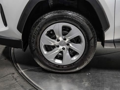 Certified 2022 Toyota RAV4 LE FWD image 10