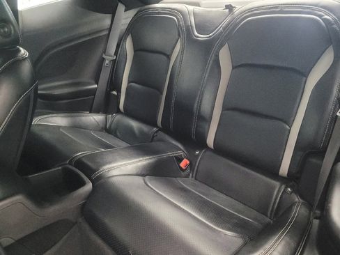 Used 2019 Chevrolet Camaro LT w/ Technology Package image 18