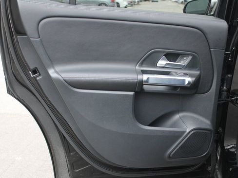 Certified 2025 Mercedes-Benz GLB 250 image 26