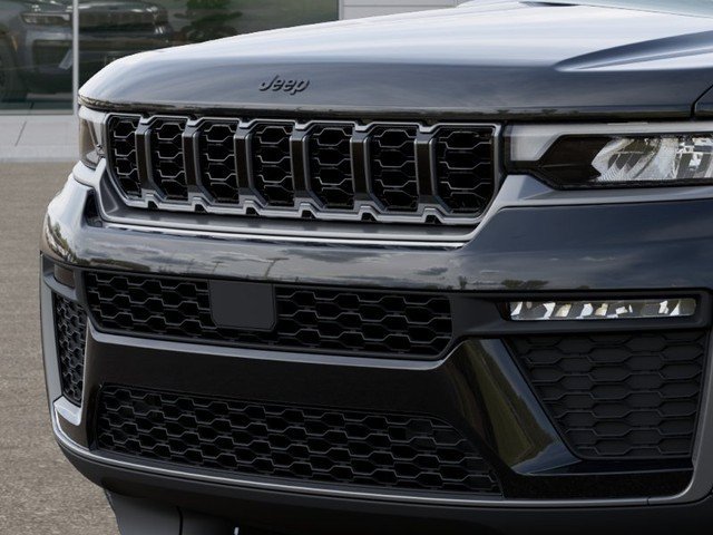 New 2027 Jeep Grand Cherokee Limited w/ Limited Altitude Package AWD/4WD image 11