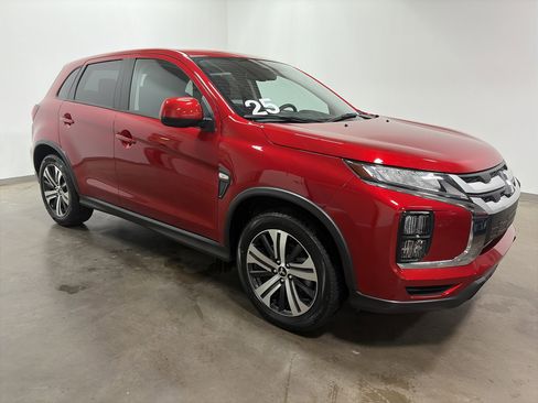 Used 2025 Mitsubishi Outlander Sport ES AWD/4WD image 2