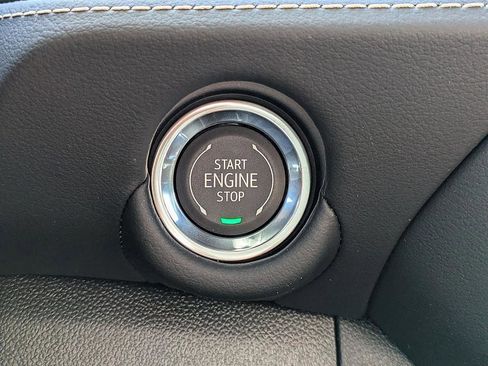 New 2026 Chevrolet Suburban Premier w/ Sun And Tow Package AWD/4WD image 19