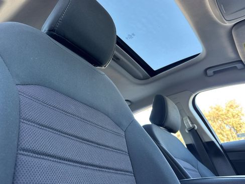 Used 2020 Ford Fusion SE FWD image 20