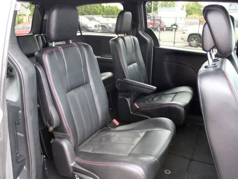 Used 2016 Dodge Grand Caravan R/T FWD image 15