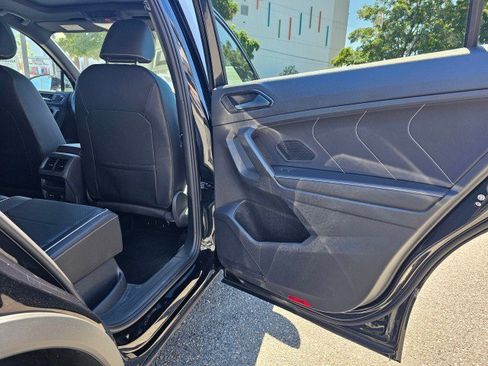 Certified 2023 Volkswagen Tiguan SEL R-Line AWD/4WD image 15