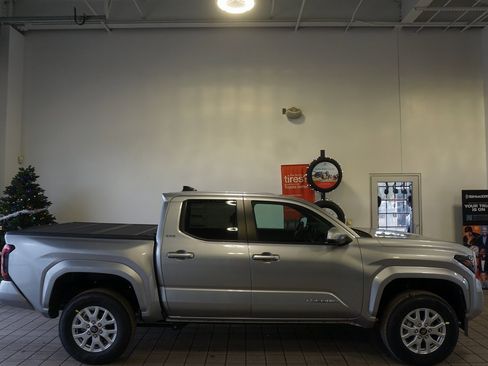 New 2026 Toyota Tacoma SR5 image 15
