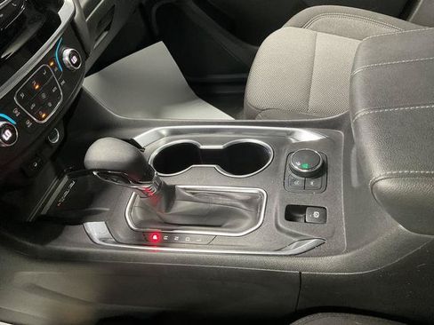 Used 2022 Chevrolet Traverse LT FWD image 26