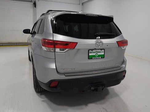 Used 2018 Toyota Highlander XLE image 6
