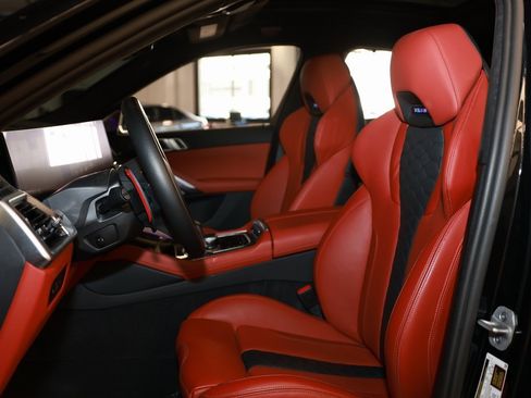 Used 2025 BMW X6 M Competition w/ Executive Package image 11