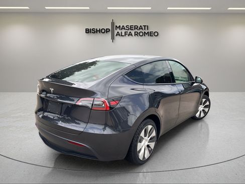 Used 2024 Tesla Model Y 2WD image 5