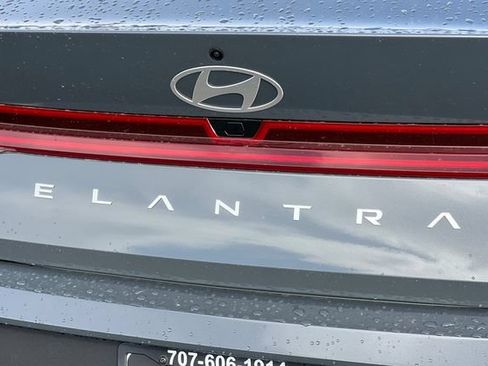 New 2026 Hyundai Elantra Hybrid FWD image 8